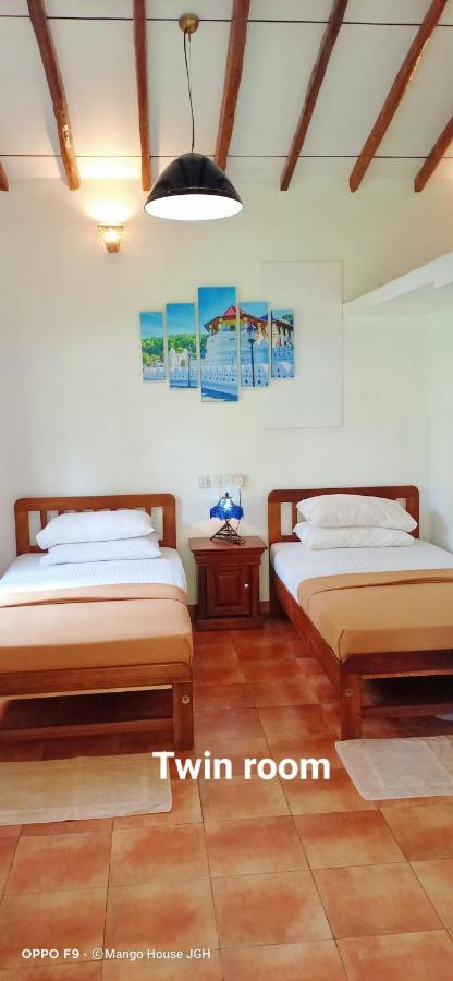 Mango House Japanese Guest House Negombo Bagian luar foto